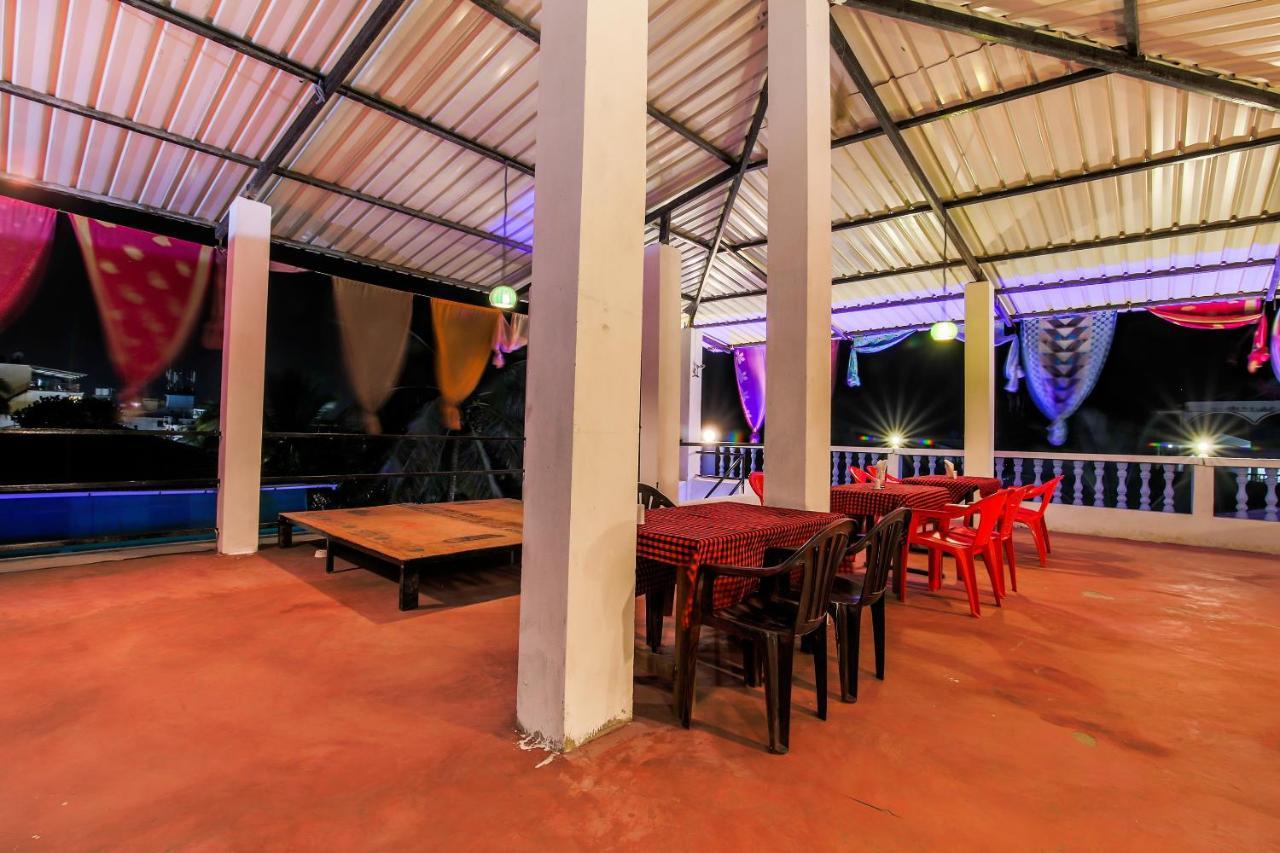 Oyo 24464 Anil Hotel